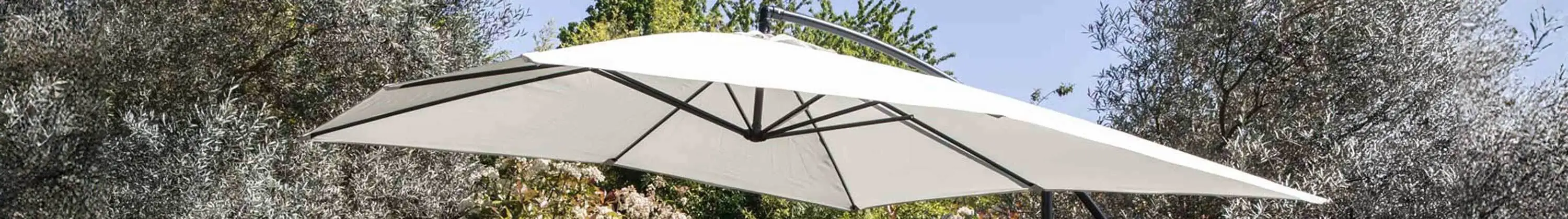 solider Ampelschirm gegen Wind